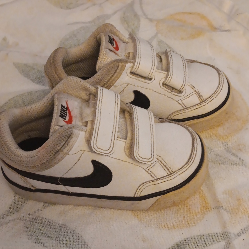 NIKE CAPRI 3 LTR (TDV) 579949 106 SIZE 6C White Boys Girls Toddler Shoes